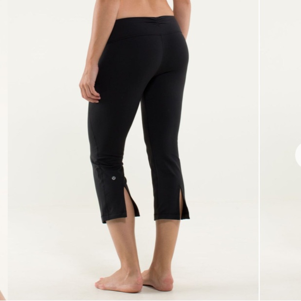 Lululemon - Gather & Crow Crop